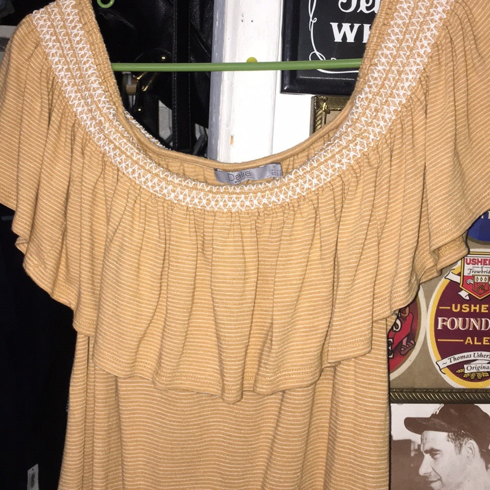 OFF THE SHOULDER TOP🌞